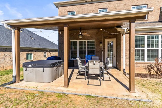 135 Holly Ridge Drive, Mooresville, NC 28115