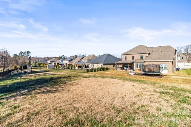 135 Holly Ridge Drive, Mooresville, NC 28115