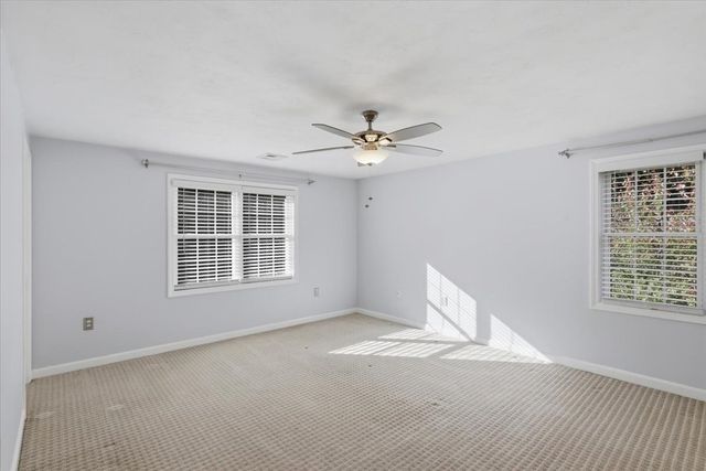 319 Oak St, Swansea, MA 02777