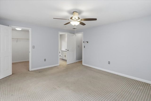 319 Oak St, Swansea, MA 02777