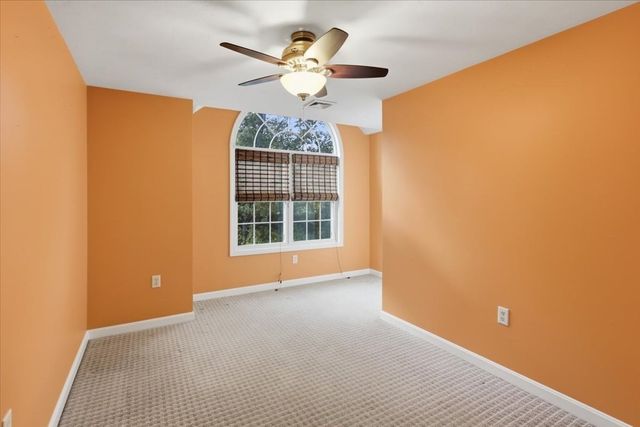 319 Oak St, Swansea, MA 02777