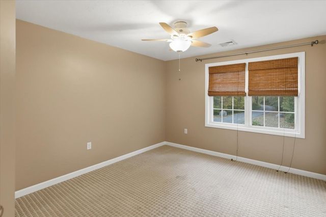 319 Oak St, Swansea, MA 02777