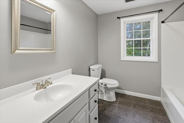 319 Oak St, Swansea, MA 02777