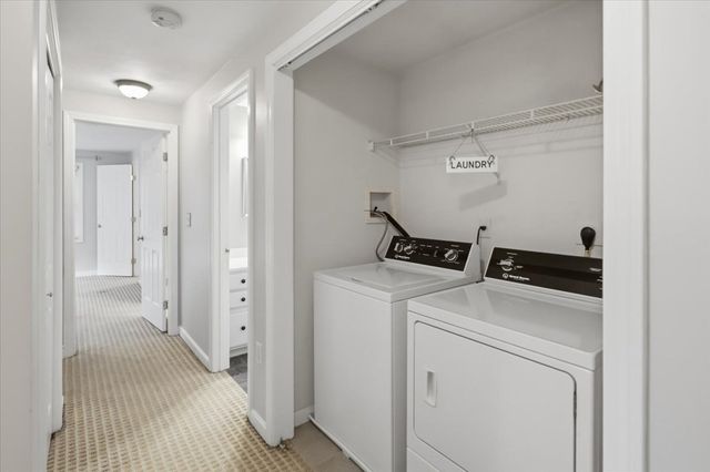 319 Oak St, Swansea, MA 02777