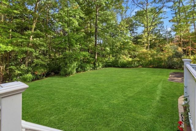 319 Oak St, Swansea, MA 02777