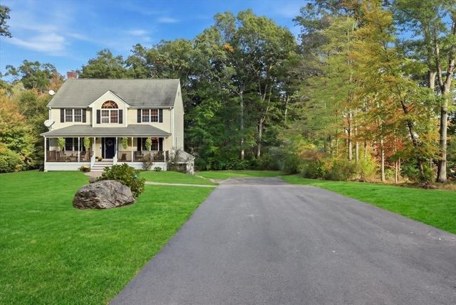 319 Oak St, Swansea, MA 02777