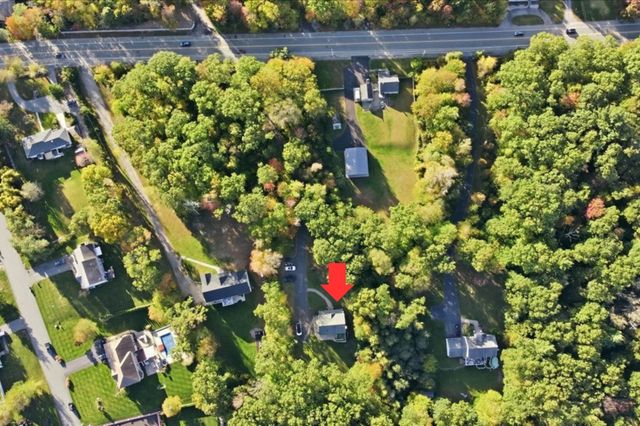319 Oak St, Swansea, MA 02777
