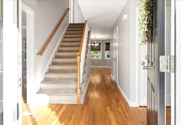 319 Oak St, Swansea, MA 02777