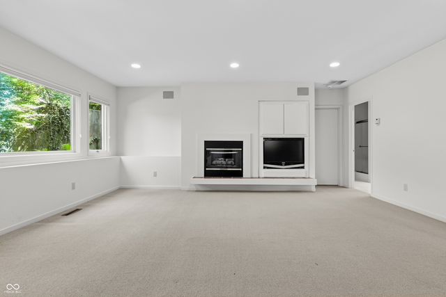 9622 W Shore Drive, Columbus, IN 47201