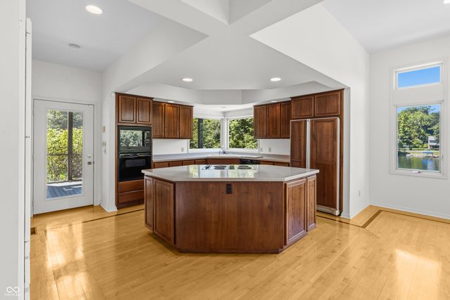 9622 W Shore Drive, Columbus, IN 47201