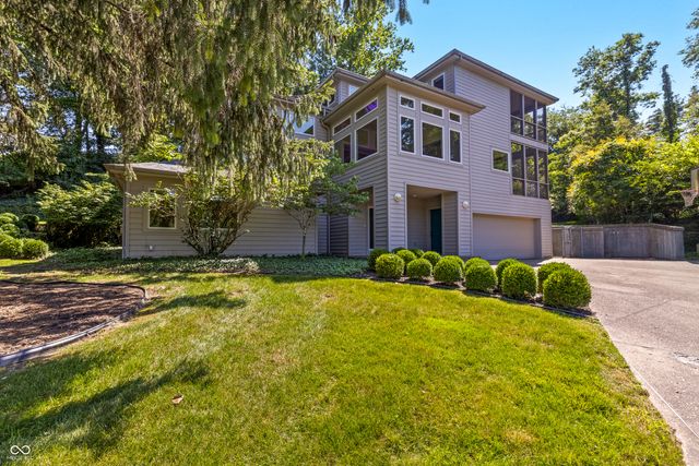 9622 W Shore Drive, Columbus, IN 47201