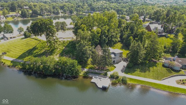 9622 W Shore Drive, Columbus, IN 47201