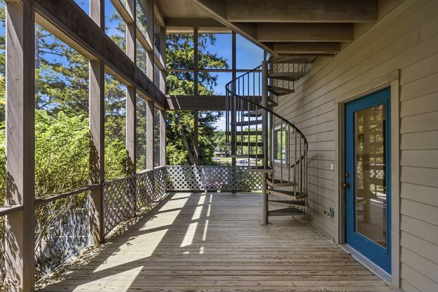 9622 W Shore Drive, Columbus, IN 47201