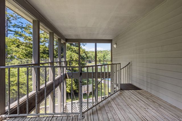 9622 W Shore Drive, Columbus, IN 47201