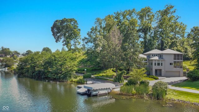 9622 W Shore Drive, Columbus, IN 47201