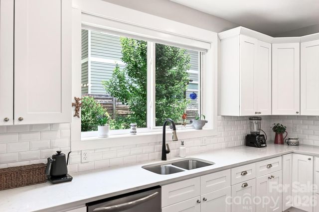 82 Frances Street, Asheville, NC 28806
