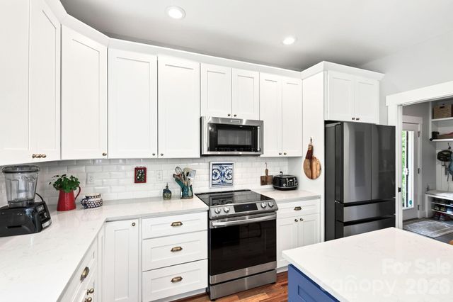 82 Frances Street, Asheville, NC 28806