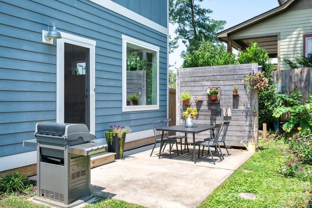 82 Frances Street, Asheville, NC 28806