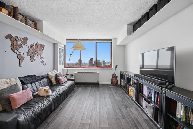 474 48th Ave # PH-1H, New York City, NY 11109