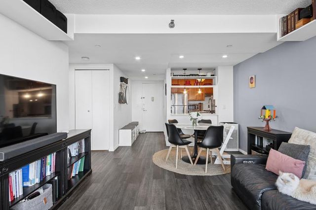 474 48th Ave # PH-1H, New York City, NY 11109