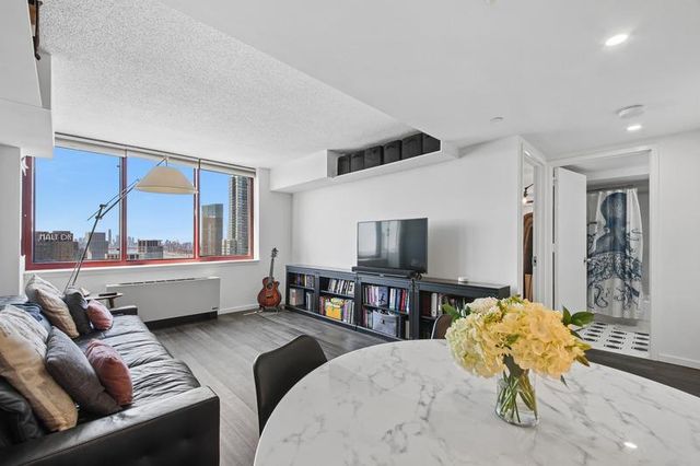 474 48th Ave # PH-1H, New York City, NY 11109