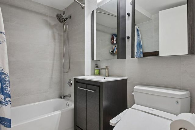474 48th Ave # PH-1H, New York City, NY 11109