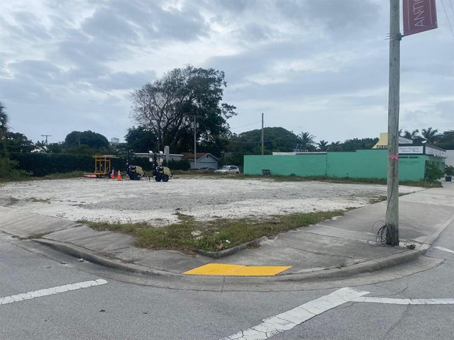 3500 S Dixie Highway, West Palm Beach, FL 33405