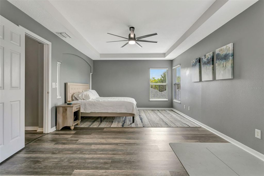 Image 26 of property listing at 3010 42ND AVENUE E, Bradenton, FL 34208