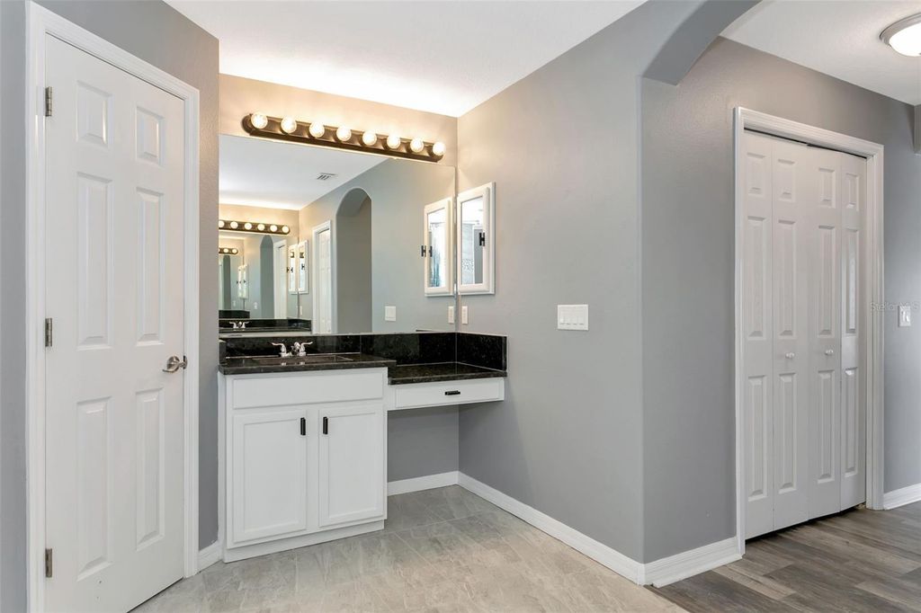 Image 34 of property listing at 3010 42ND AVENUE E, Bradenton, FL 34208