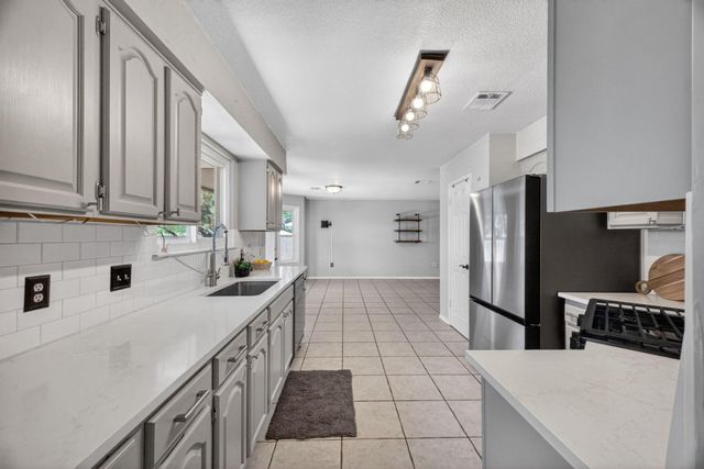 2712 Buckeye TRL, Cedar Park, TX 78613