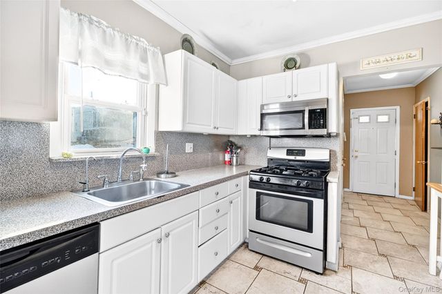 49 Cleveland Street, White Plains, NY 10606