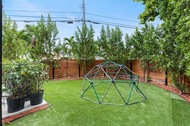 3495 SW 3rd avenue, Miami, FL 33145