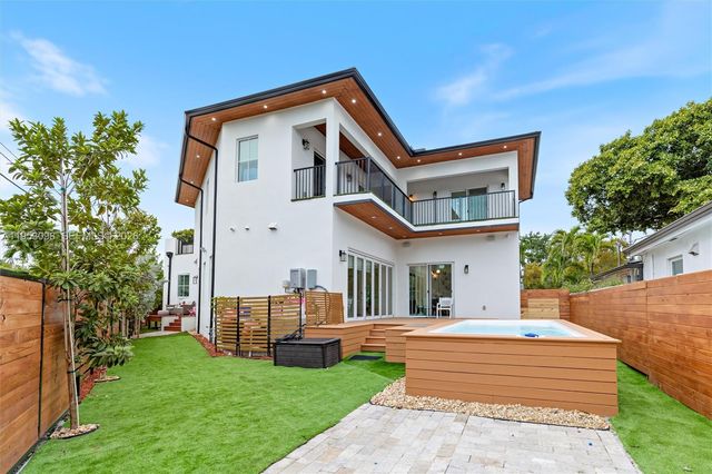 3495 SW 3rd avenue, Miami, FL 33145