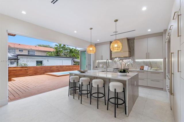 3495 SW 3rd avenue, Miami, FL 33145