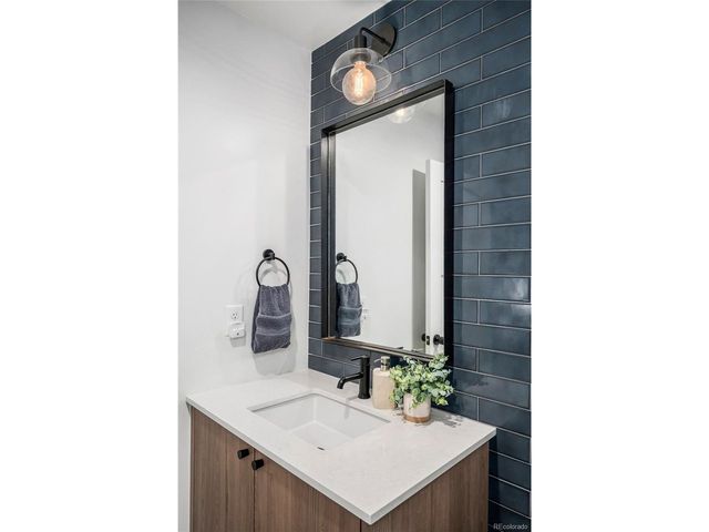 3753 N Franklin St, Denver, CO 80205