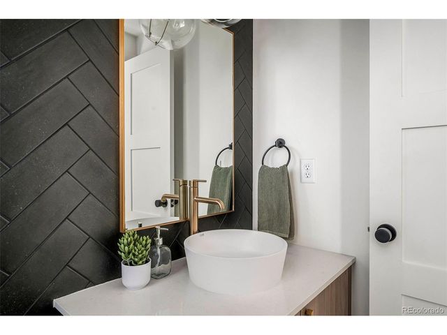 3753 N Franklin St, Denver, CO 80205