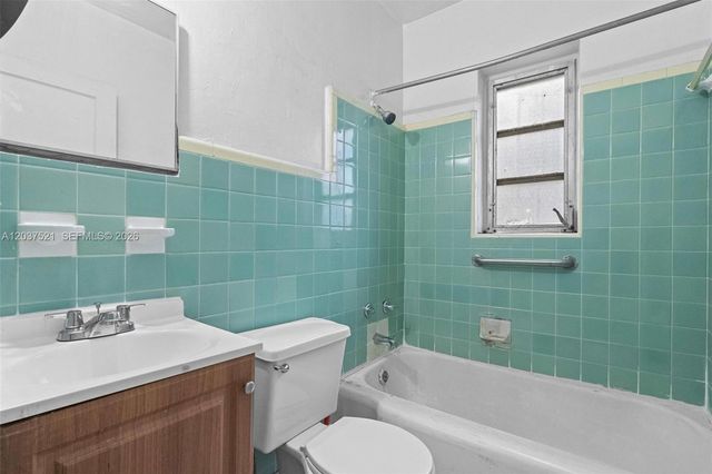 1345 SW 7th ST, Miami, FL 33135