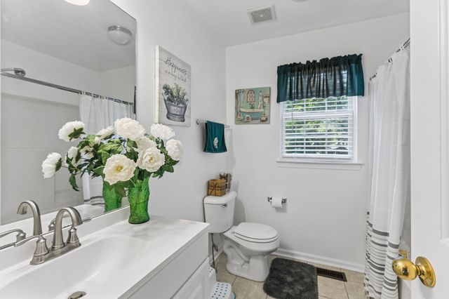 1001 Brookside Woods Blvd, Hermitage, TN 37076
