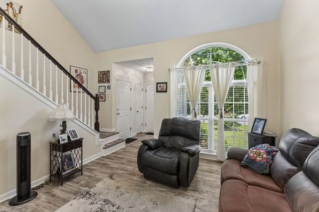 1001 Brookside Woods Blvd, Hermitage, TN 37076