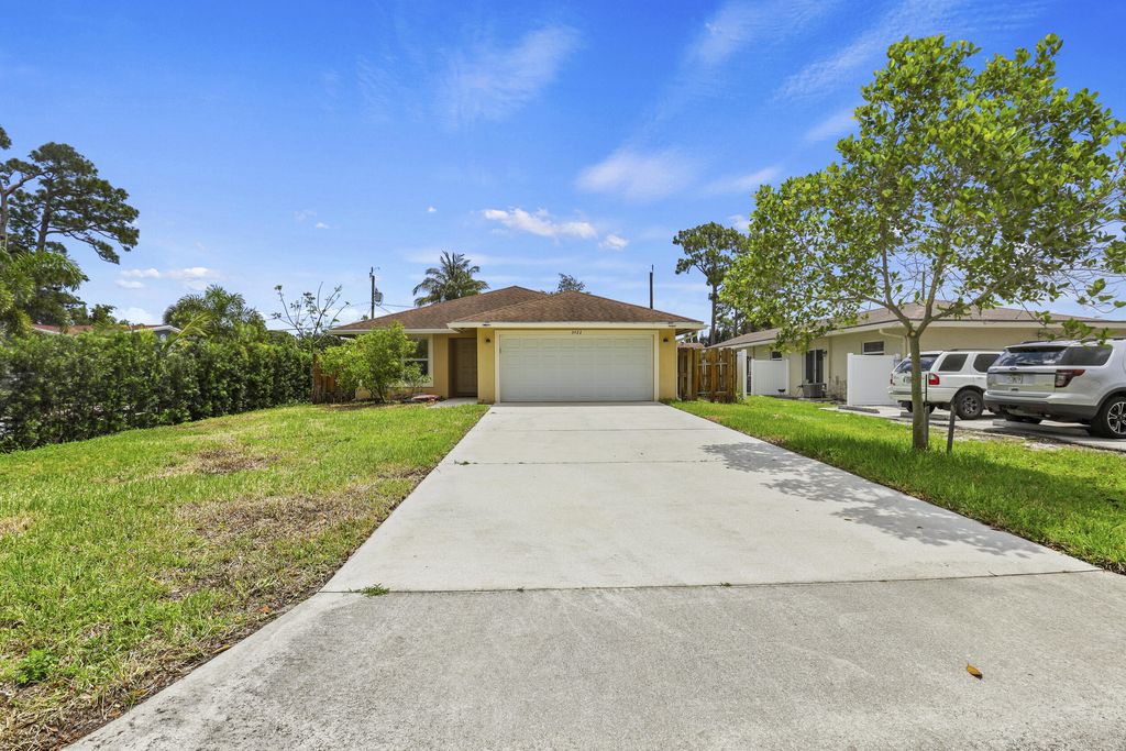 3422 State Street, Lake Worth, FL 33461