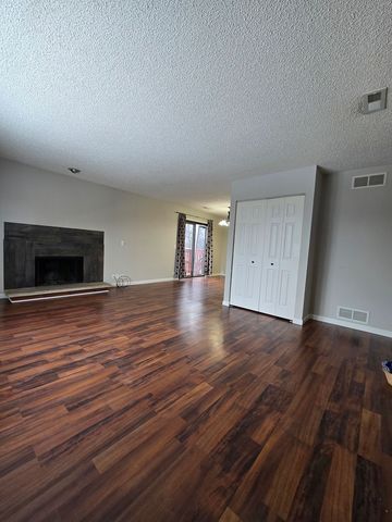 1005 Manchester Court 1005, South Elgin, IL 60177