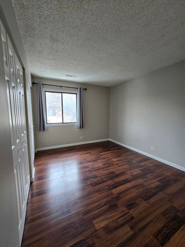 1005 Manchester Court 1005, South Elgin, IL 60177