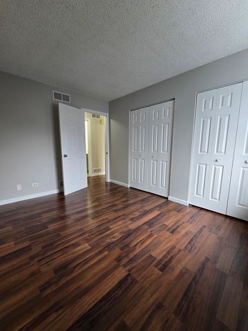 1005 Manchester Court 1005, South Elgin, IL 60177