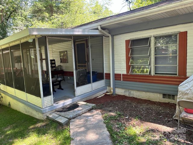 3036 Holly Hill Road, Hendersonville, NC 28792