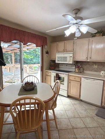 6 Ken Oaks Drive, Danbury, CT 06810
