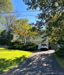 6 Ken Oaks Drive, Danbury, CT 06810