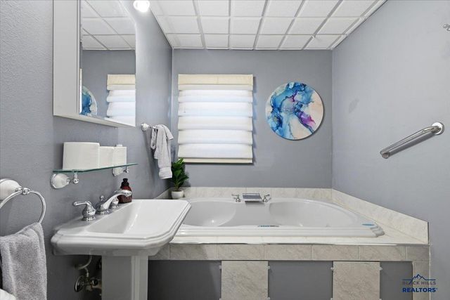 218 S CANYON RD, Rapid City, SD 57702