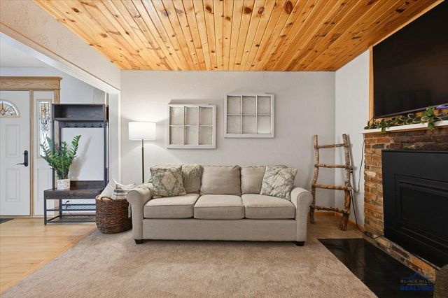 218 S CANYON RD, Rapid City, SD 57702