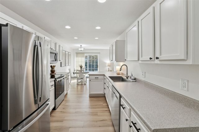 857 SE Lakeview Lane, Waukee, IA 50263