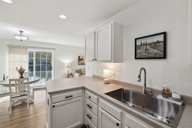 857 SE Lakeview Lane, Waukee, IA 50263